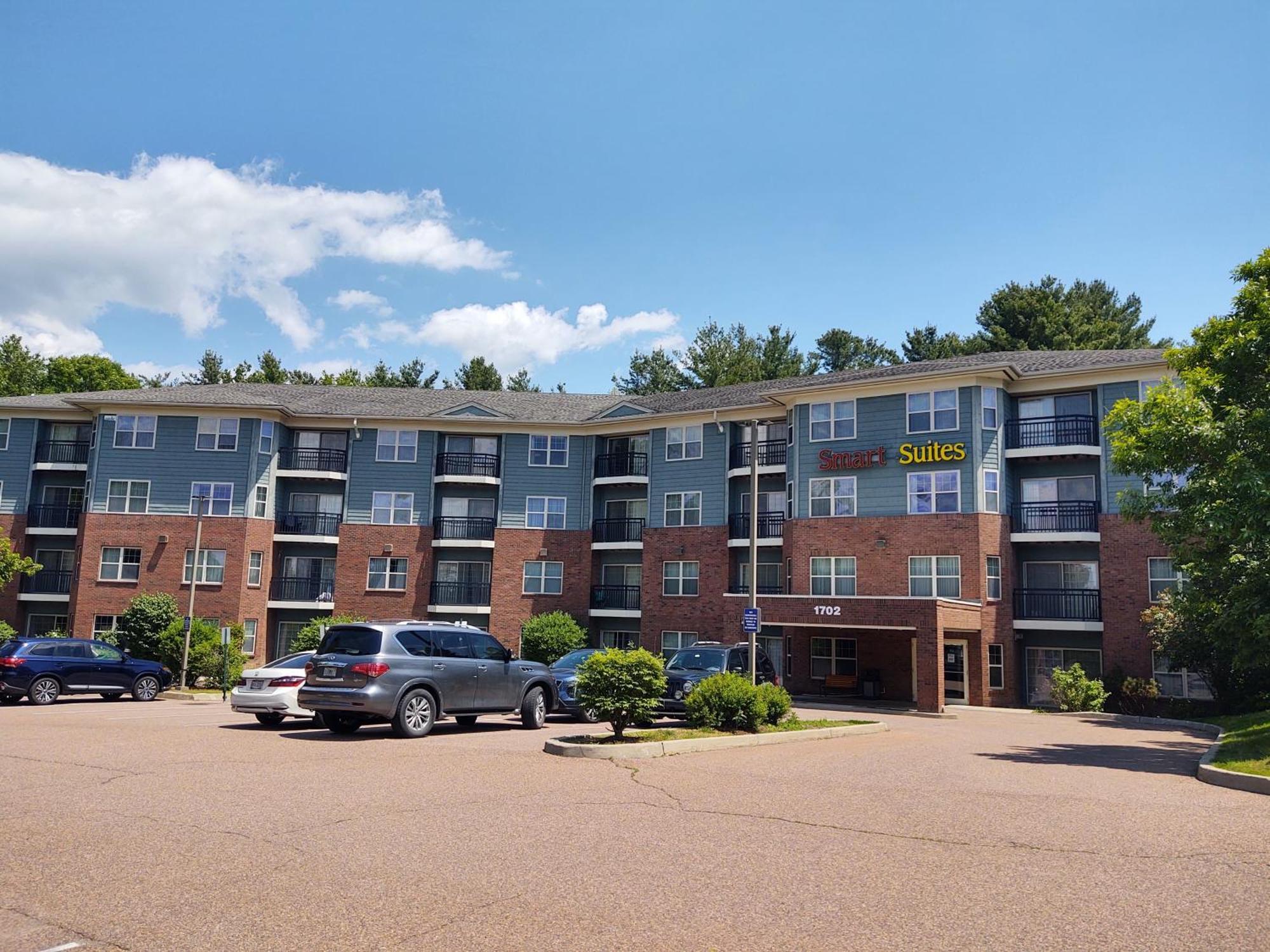 Smart Suites On The Hill South Burlington Eksteriør billede